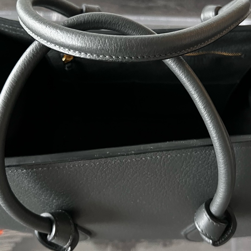 [Authentic] CELINE | TIE KNOT LEATHER TOTE-BAG - Picture 5 of 13